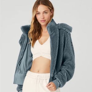 Sold ❌Alo Yoga Foxy Sherpa Jacket Steel Blue size XS